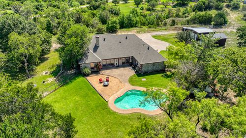 331 Tanglewood Dr, Weatherford, TX, 76087-8127 | Card Image