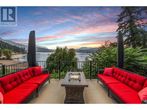 3304 Gray Rd, Blind Bay, BC, V0E1H1 | Card Image