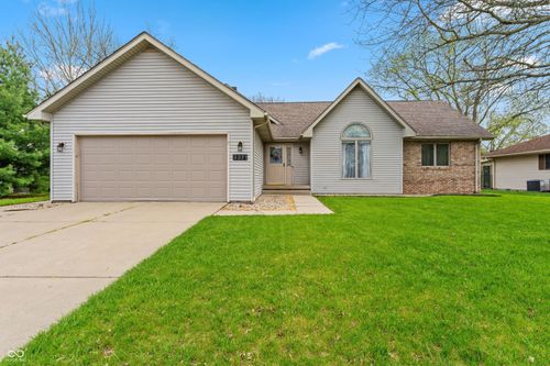 3371 Briar Ridge Way, Columbus, IN, 47203-2704 | Card Image
