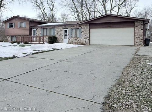 8530 Catherwood Dr, Goodrich, MI, 48438-9023 | Card Image