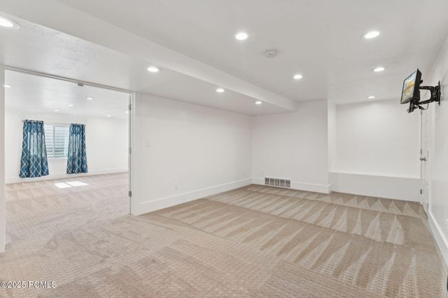 415 E 360, House other with 6 bedrooms, 4 bathrooms and null parking in Midway UT | Image 37