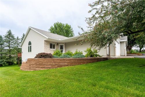 3413 Mcelroy Court, Eau Claire, WI, 54701 | Card Image
