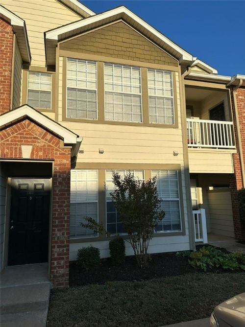 202-4190 Nw Meadow Creek Circle, Fayetteville, AR, 72703 | Card Image