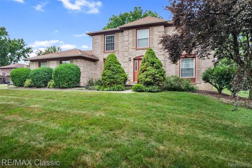 24745 Sutherland Dr, Novi, MI, 48374-3141 | Card Image