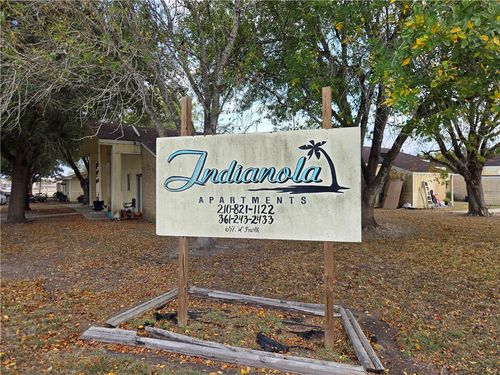 657 W 4th St, Yorktown, TX, 78164-5199 | Card Image