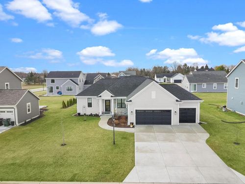 2689 Mapleton Avenue, East Troy, WI, 53120 | Card Image