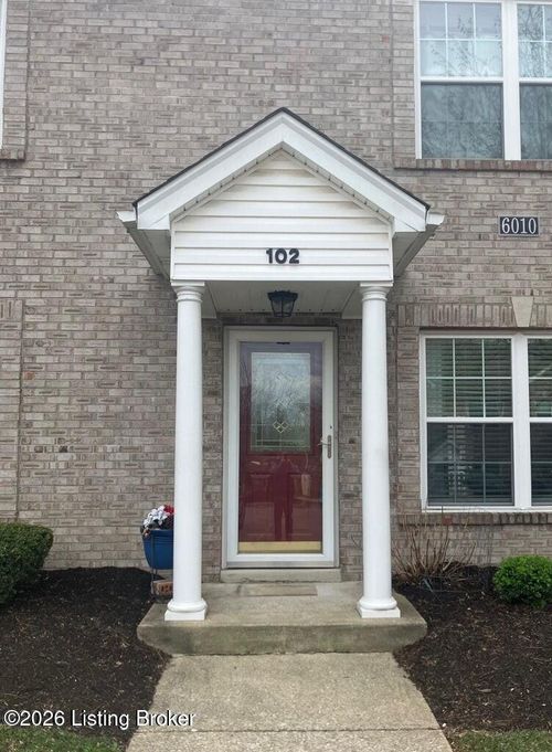102-6010 Wooded Creek Dr, Louisville, KY, 40291-2392 | Card Image