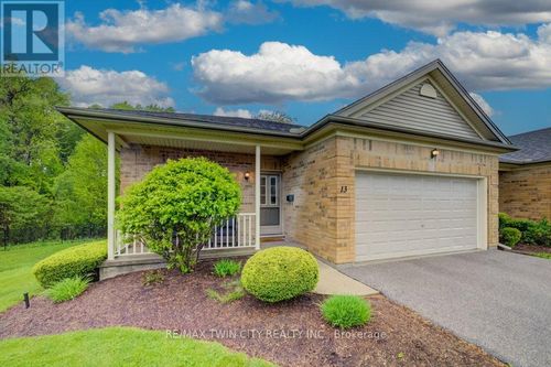 13-545 Laurelwood Dr, Waterloo, ON, N2V2R4 | Card Image