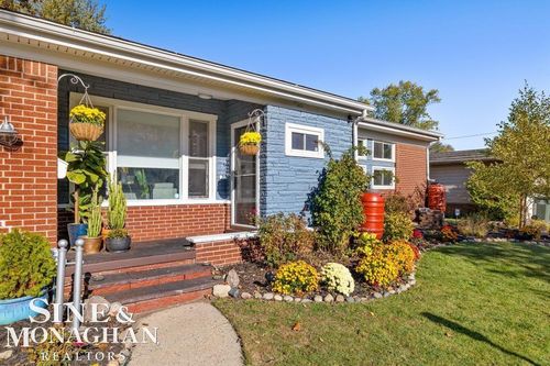 22425 Saint Joan St, Saint Clair Shores, MI, 48080-2440 | Card Image
