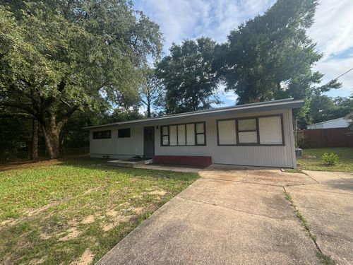 143 Edward Cir, Valparaiso, FL, 32580-1107 | Card Image
