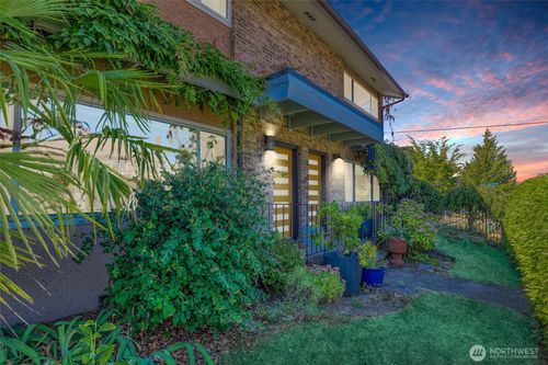 4707 50th Ave S, Seattle, WA, 98118-1837 | Card Image