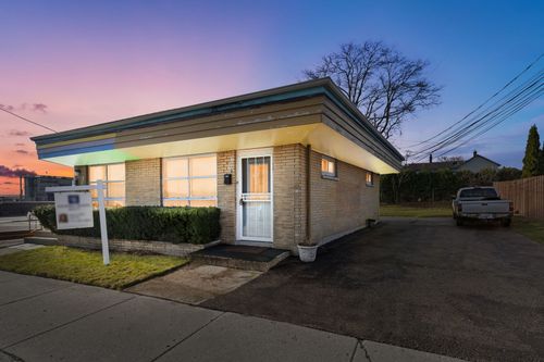 a-b-707 15th St, North Chicago, IL, 60064-1801 | Card Image