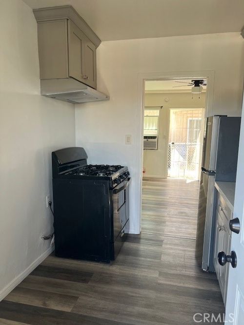 3-8803 Hoover, Los Angeles, CA, 90044 | Card Image