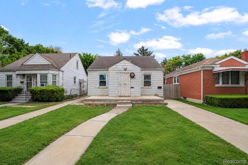 6800 Longacre St, Detroit, MI, 48228-3808 | Card Image