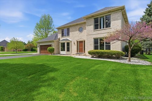 301 Stoneleigh Ln, Oswego, IL, 60543-8962 | Card Image
