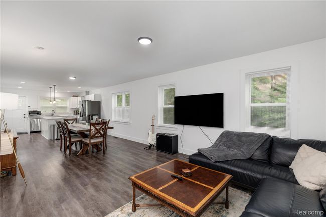 Open floor plan! | Image 8