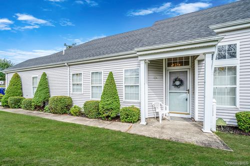 604 Leisure Dr, Ridge, NY, 11961-1652 | Card Image
