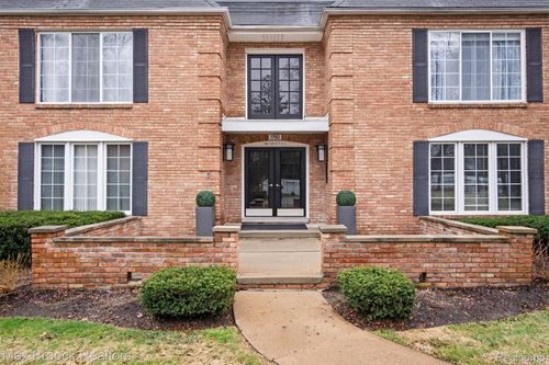 1750 Tiverton Rd, Bloomfield Hills, MI, 48304-2396 | Card Image