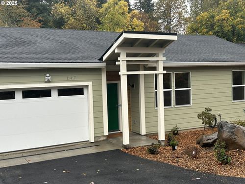 15427 Se River Rd, Oak Grove, OR, 97267-2608 | Card Image