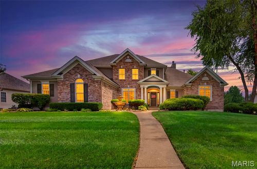 62 Saybridge Manor Pkwy, Lake St Louis, MO, 63367-1810 | Card Image