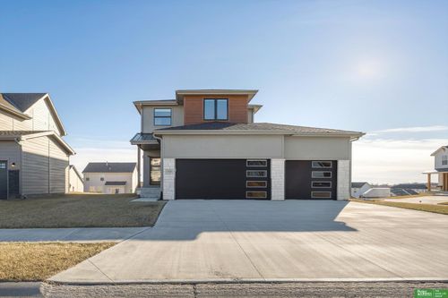 17605 Potter St, Bennington, NE, 68007-1256 | Card Image