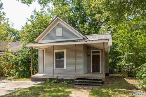 207 7th Ave Sw, Decatur, AL, 35601-2211 | Card Image