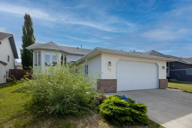 32 Fern Glade Crescent, House detached with 3 bedrooms, 2 bathrooms and 3 parking in Sylvan Lake AB | Image 25