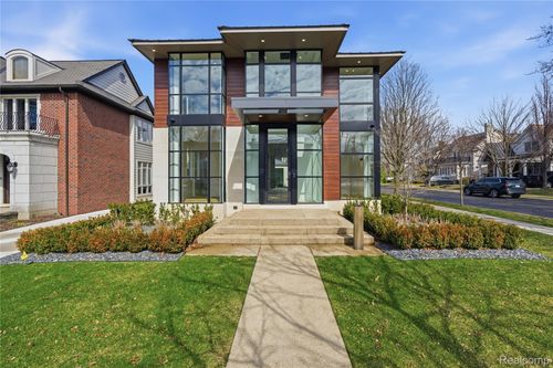 512 Wallace St, Birmingham, MI, 48009-1605 | Card Image