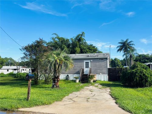 13709 Woodland Dr, ASTATULA, FL, 34705-9616 | Card Image