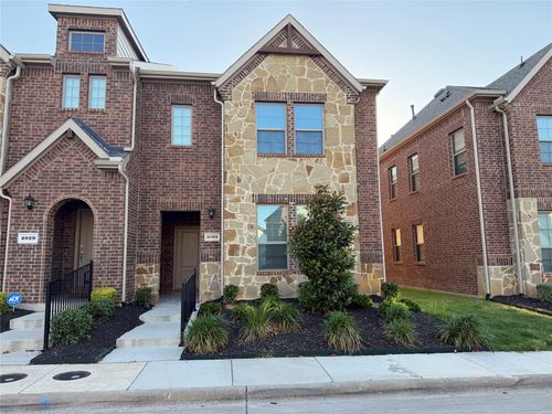 2025 Buffalo Hill Dr, Mesquite, TX, 75149-3138 | Card Image