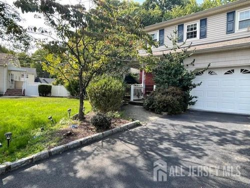 7 Janina Ave, Edison, NJ, 08820-2048 | Card Image