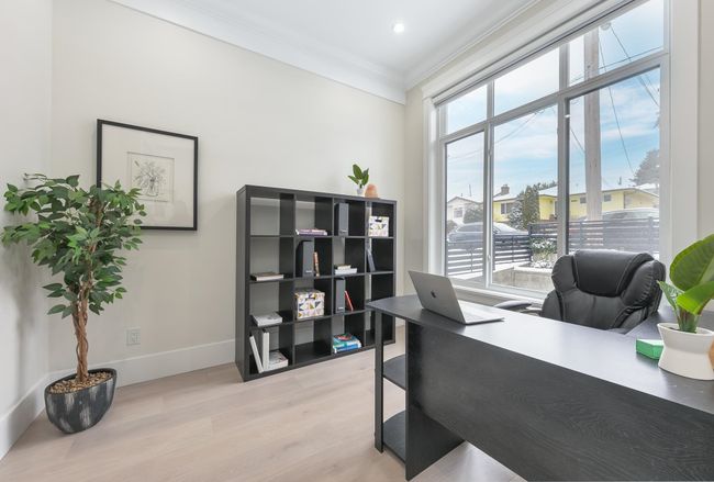 212 Blackman St, House other with 6 bedrooms, 5 bathrooms and 5 parking in New Westminster BC | Image 18