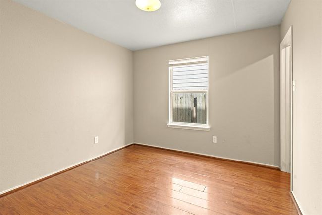 Downstairs Guest Bedroom | Image 15
