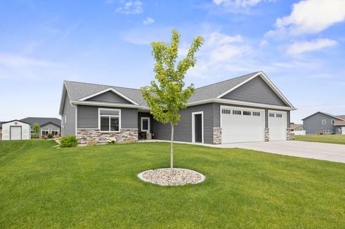173 Eau Claire Ave Se, Hutchinson, MN, 55350-2214 | Card Image