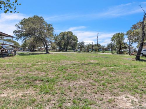 23011 White Hickory, Elmendorf, TX, 78112-6187 | Card Image