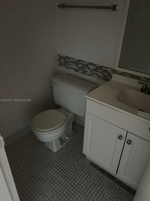 82-82 Fanshaw B, Boca Raton, FL, 33434-6119 | Card Image