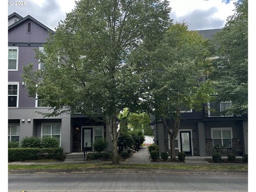 201-10757 Ne Red Wing Way, Hillsboro, OR, 97006-3496 | Card Image
