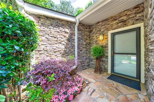 41 Basswood Cir, Sandy Springs, GA, 30328-4514 | Card Image