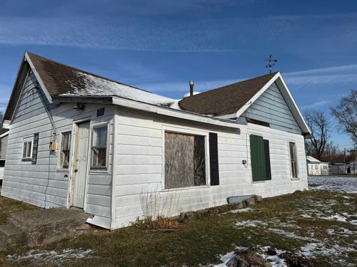 210 W Center St, Dunkirk, IN, 47336-1225 | Card Image