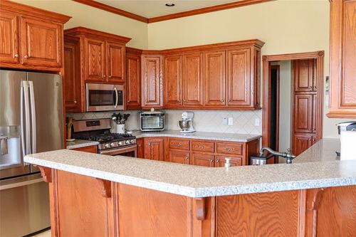 805 W Prairie Way, Mustang, OK, 73064-2756 | Card Image