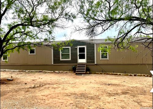 138 Cr 2666, Moore, TX, 78015 | Card Image