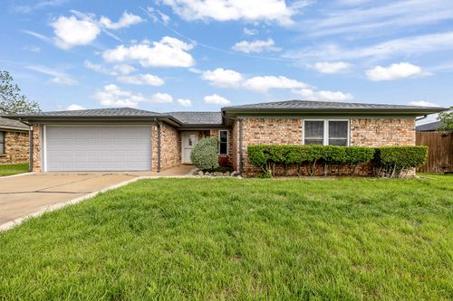 304 Tahiti Dr, Granbury, TX, 76048-2514 | Card Image