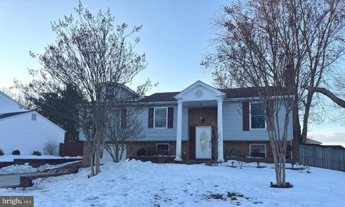 8590 Fairfax St, MANASSAS, VA, 20110-4818 | Card Image