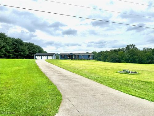 130 Cramer Dr, Marietta, OH, 45750-8352 | Card Image