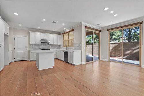 83 Henson, Irvine, CA, 92620-7349 | Card Image
