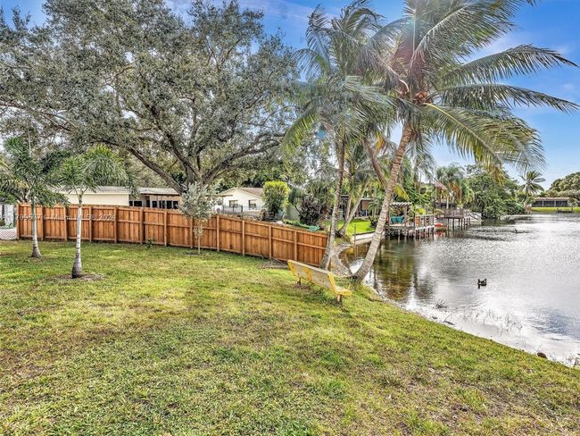 8910 Nw 7 Th Ct, House other with 3 bedrooms, 2 bathrooms and null parking in Pembroke Pines FL | Image 31