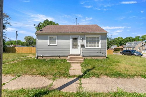 2120 Grenshaw St, Rockford, IL, 61101-4211 | Card Image