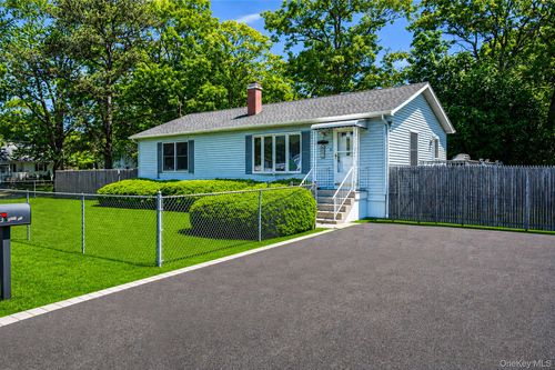 83 Knapp Road, Brookhaven, NY, 11951 | Card Image