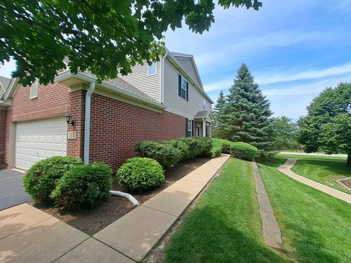 111 Neutrenton Ave, Elgin, IL, 60120-7520 | Card Image