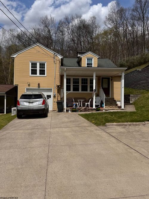 282 Lake Floyd Cir, Bristol, WV, 26426-7379 | Card Image